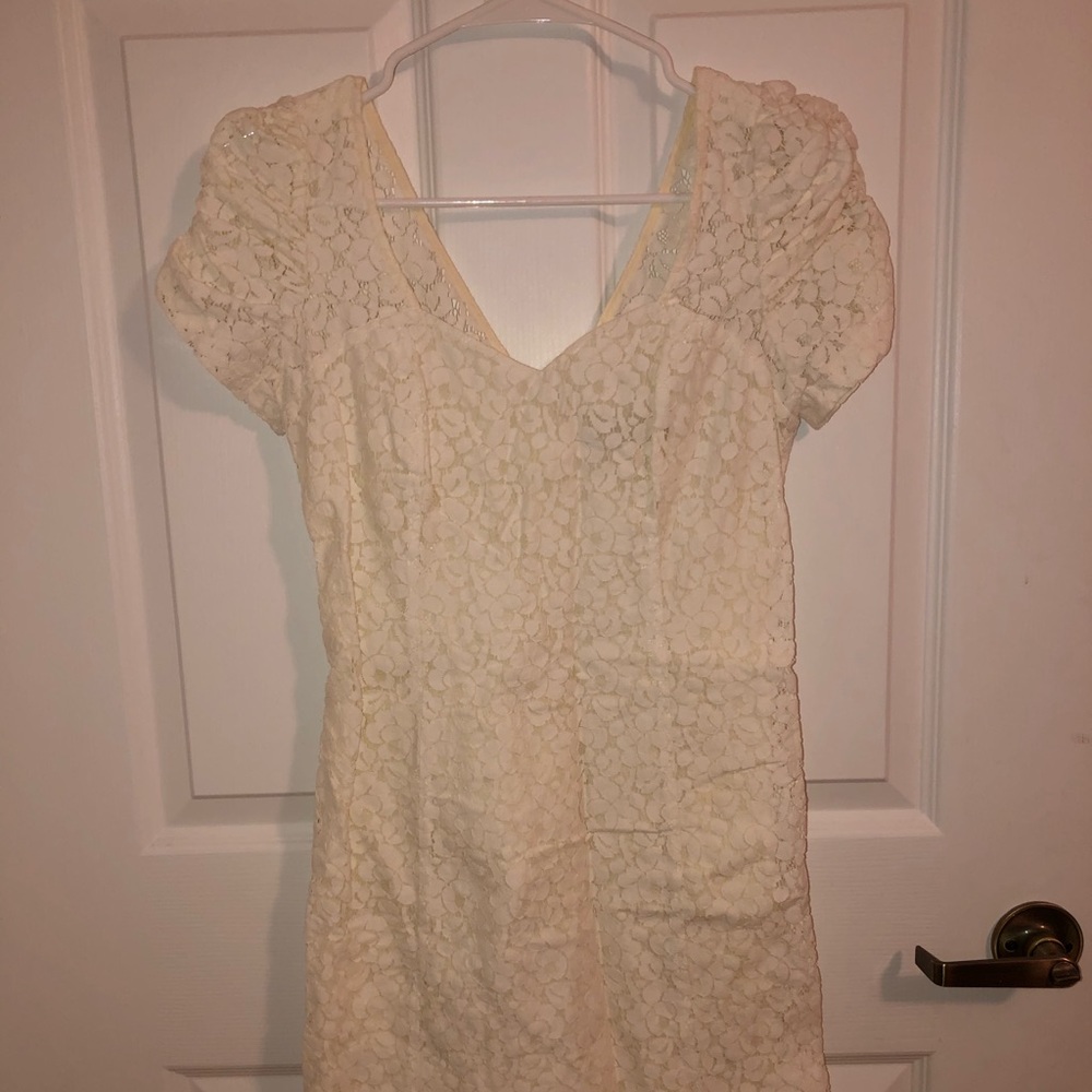 White lace guess dress